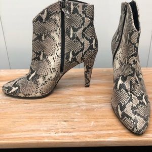 Halogen ‘Makayla’ Snake Skin Booties